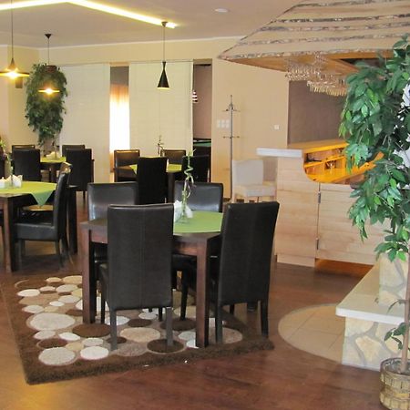 Hotel Gregor Pszczółki Kültér fotó