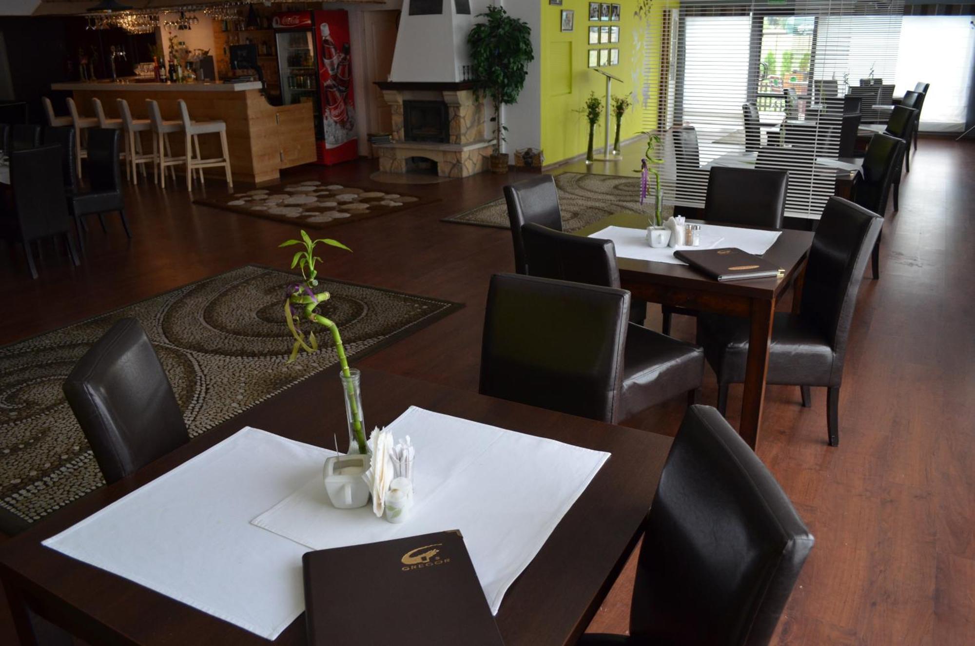Hotel Gregor Pszczółki Kültér fotó
